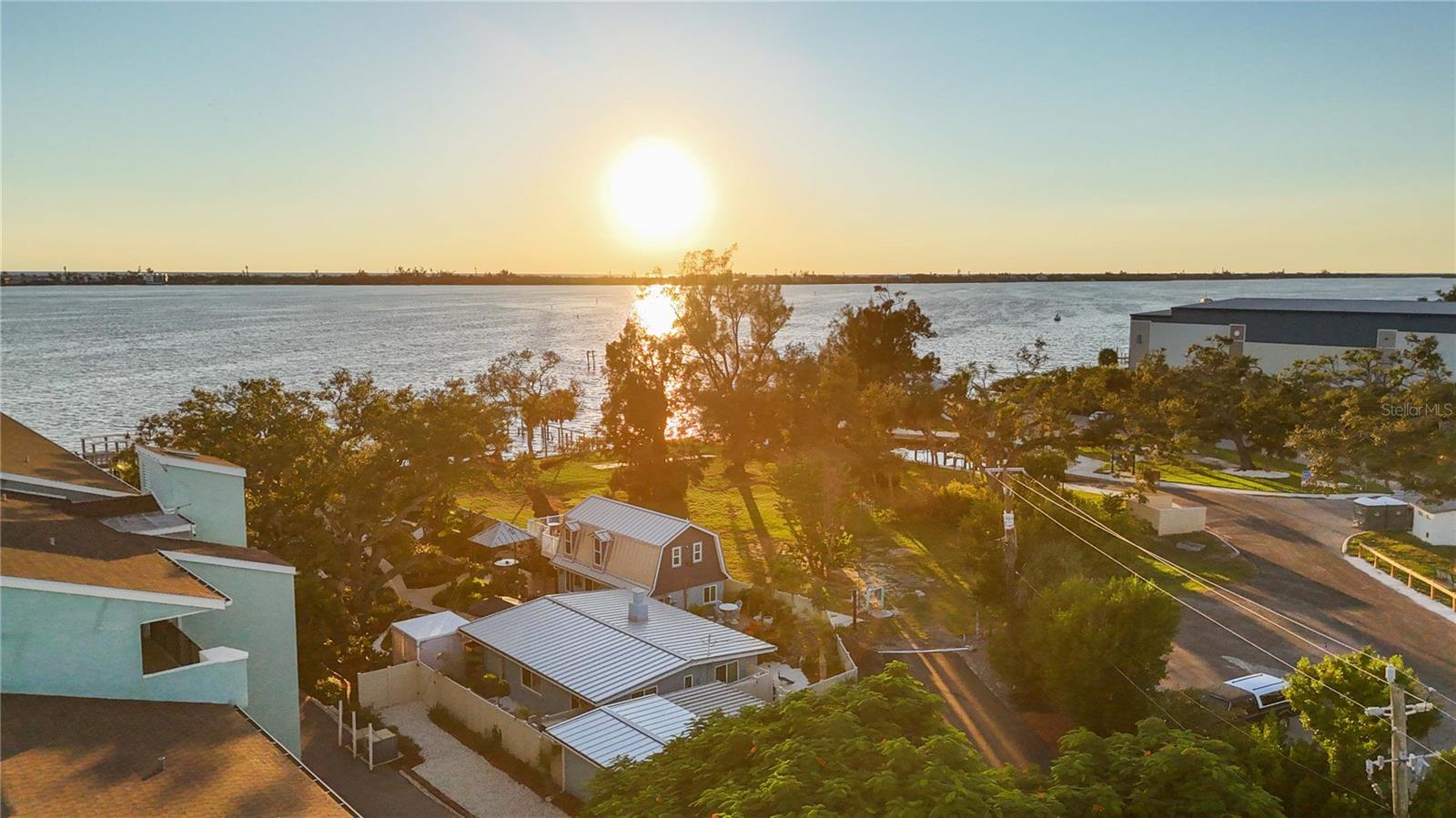 SUNSET BAY - Residential Lease