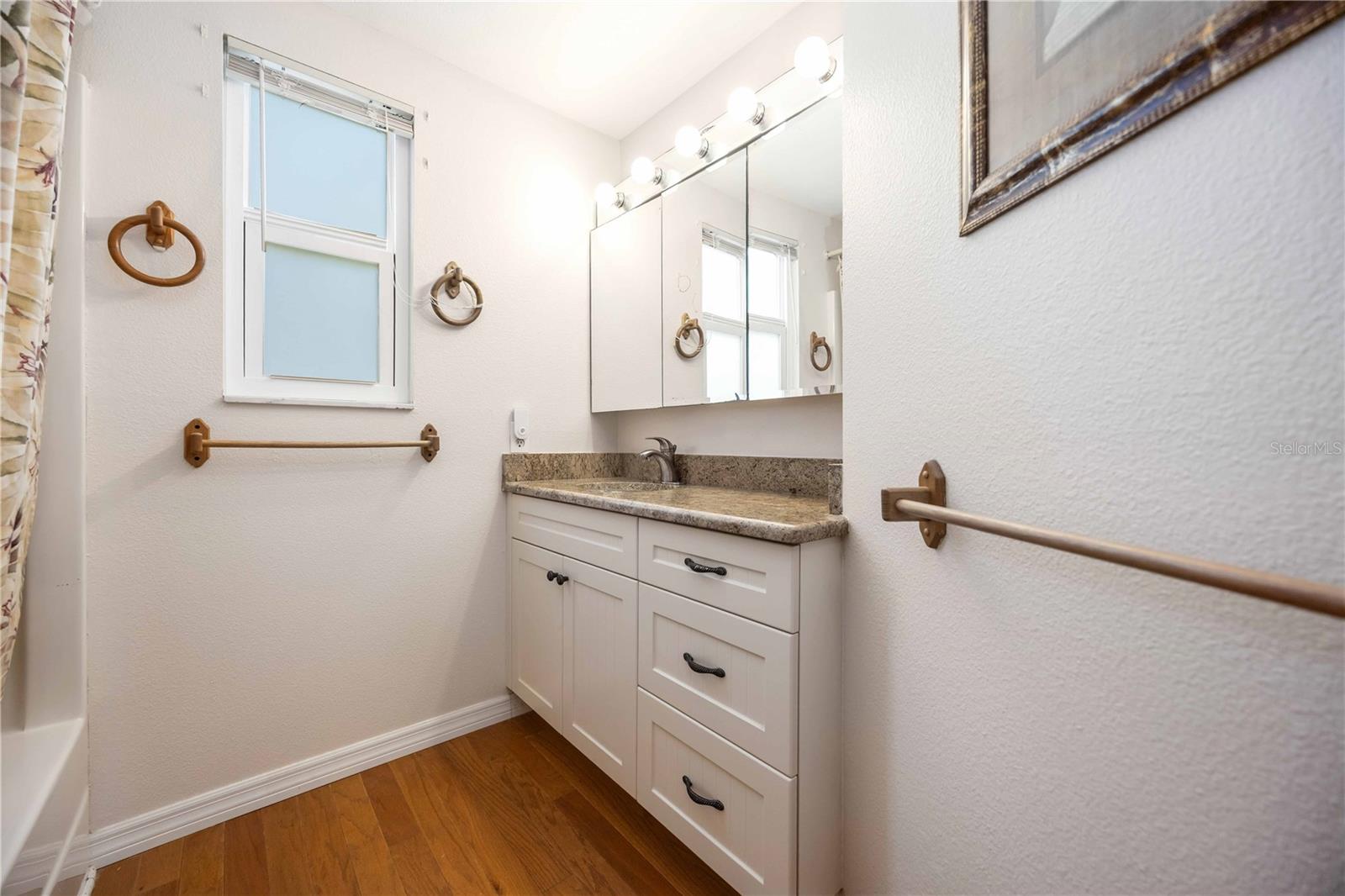 SUNSET BAY - Residential Lease