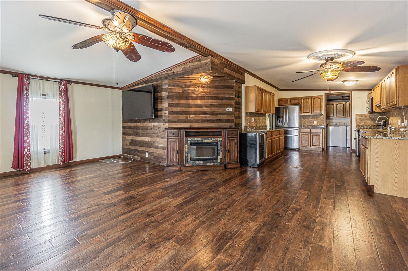 TIMBER LAKE ESTATES - Residential