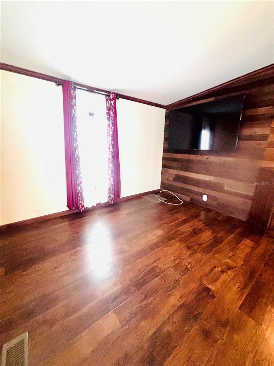 TIMBER LAKE ESTATES - Residential
