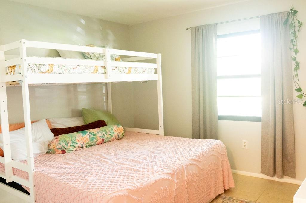 GLEN OAKS MANOR HOMES PHASE 1 - Residential Lease