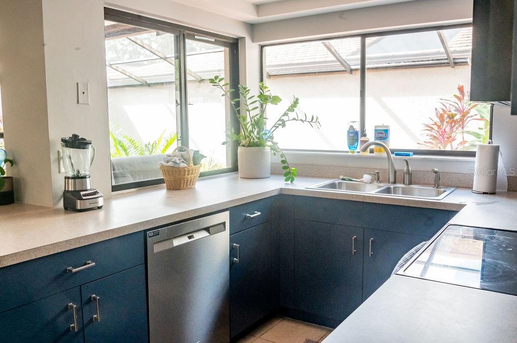 GLEN OAKS MANOR HOMES PHASE 1 - Residential Lease