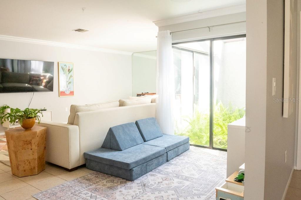 GLEN OAKS MANOR HOMES PHASE 1 - Residential Lease