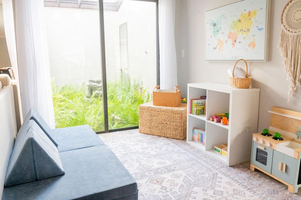 GLEN OAKS MANOR HOMES PHASE 1 - Residential Lease