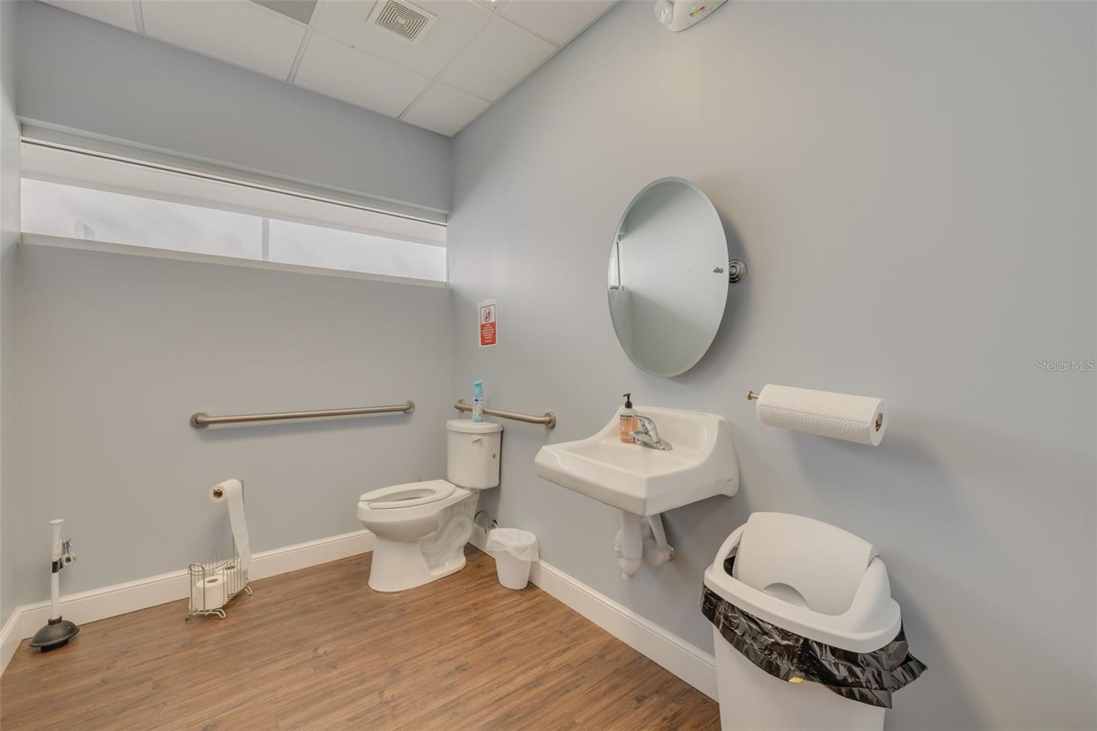 BELLEAIR - Commercial Sale