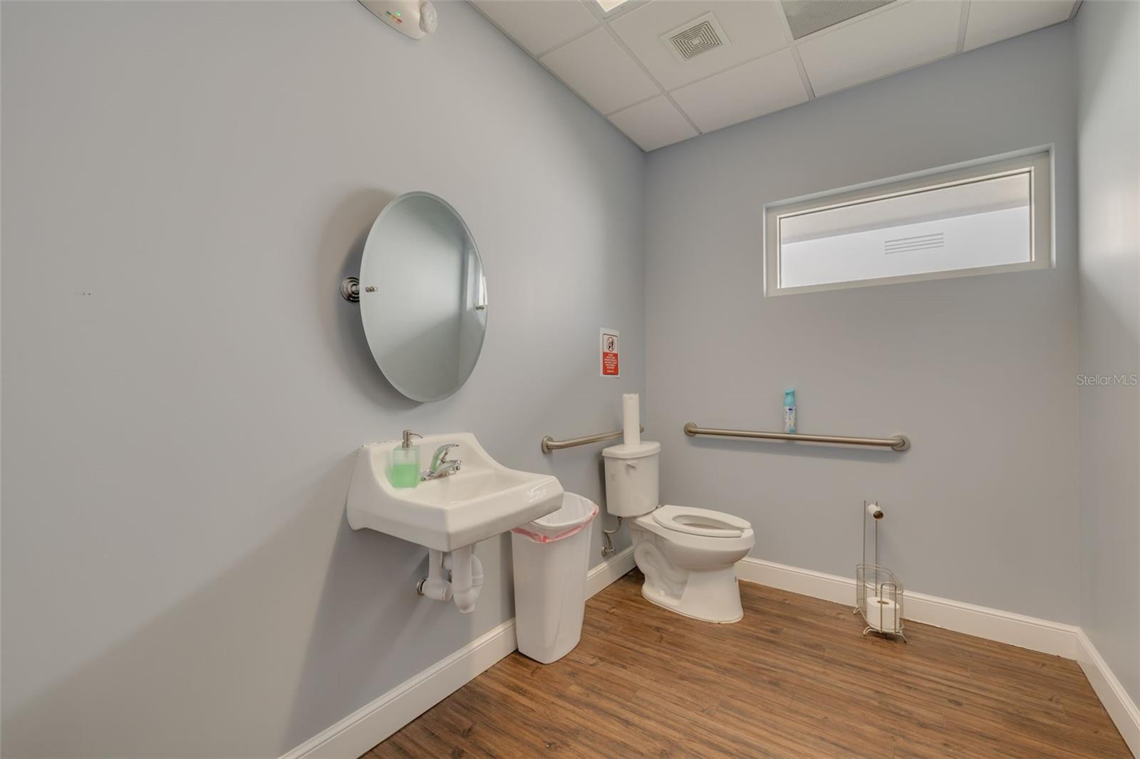 BELLEAIR - Commercial Sale