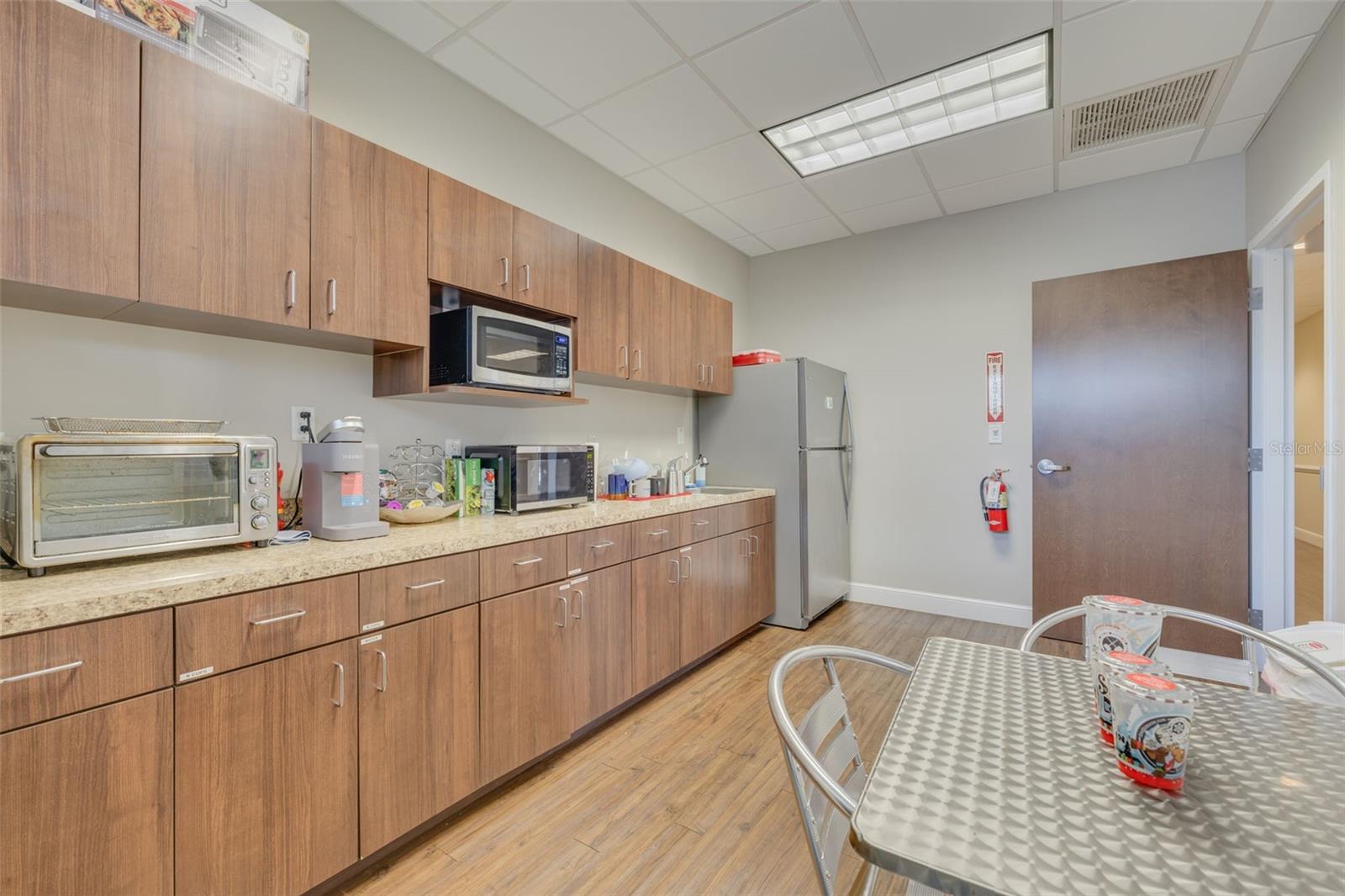 BELLEAIR - Commercial Sale