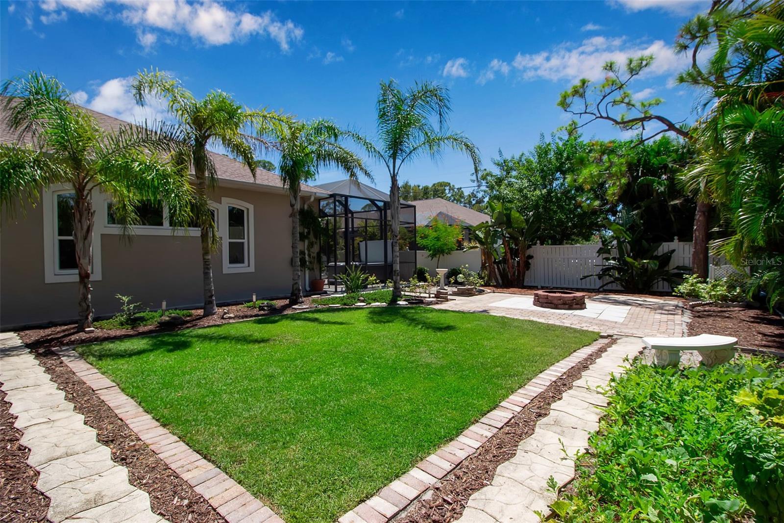 SOUTH VENICE - Residential