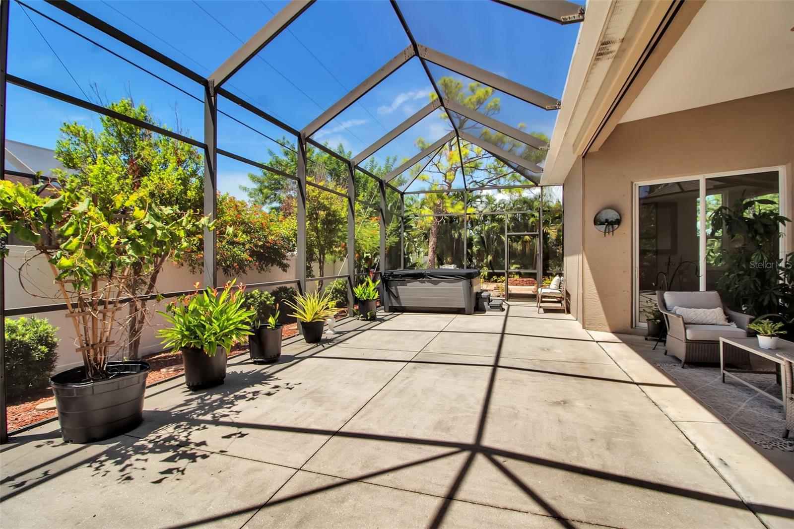 SOUTH VENICE - Residential