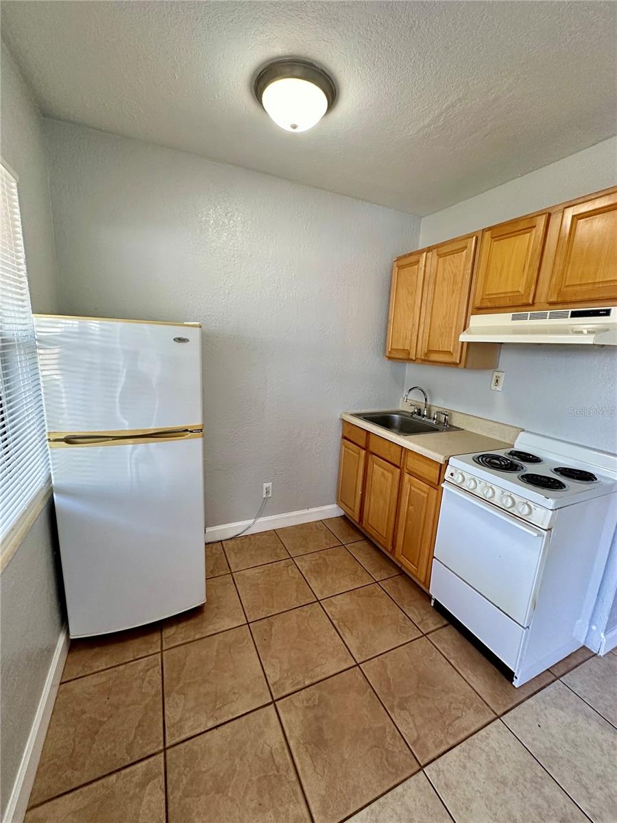 SKY CREST UNIT NO. 6 - Residential Lease