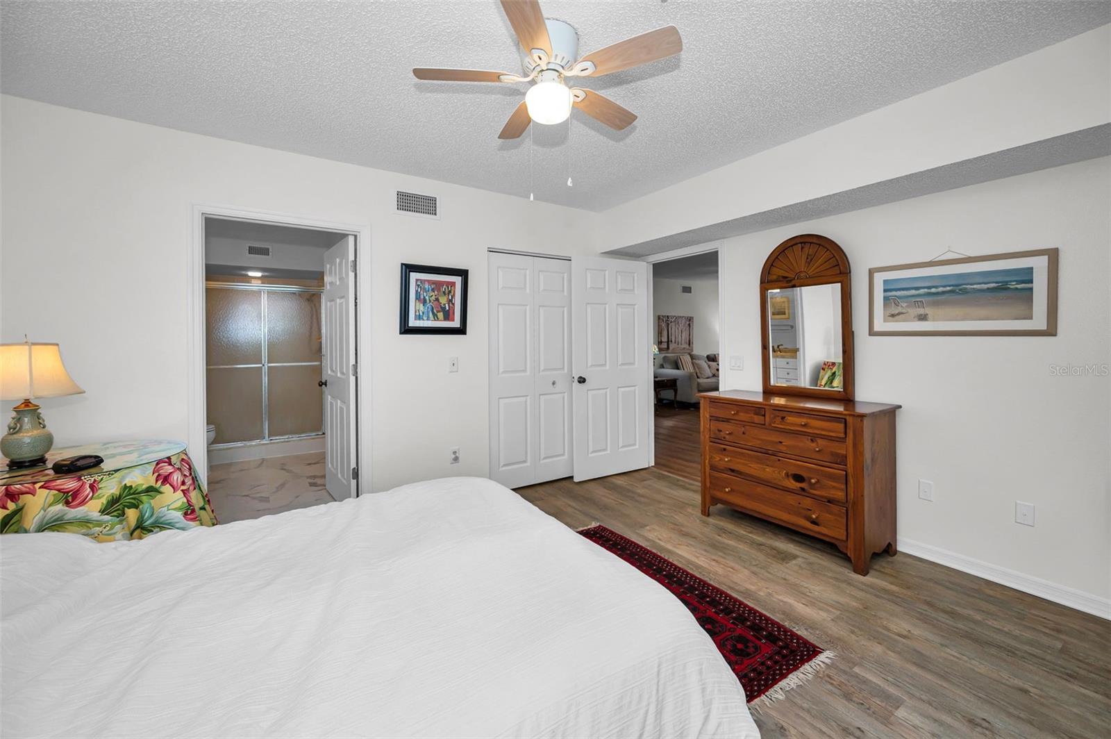 ON TOP OF THE WORLD - Residential