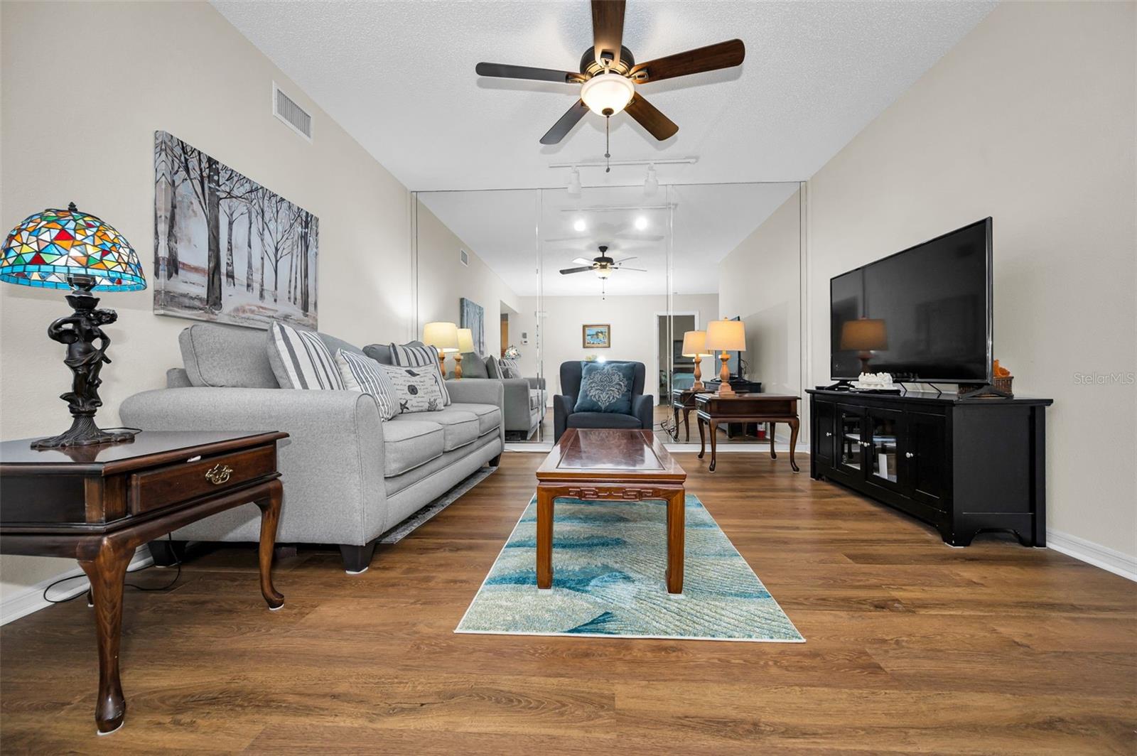 ON TOP OF THE WORLD - Residential