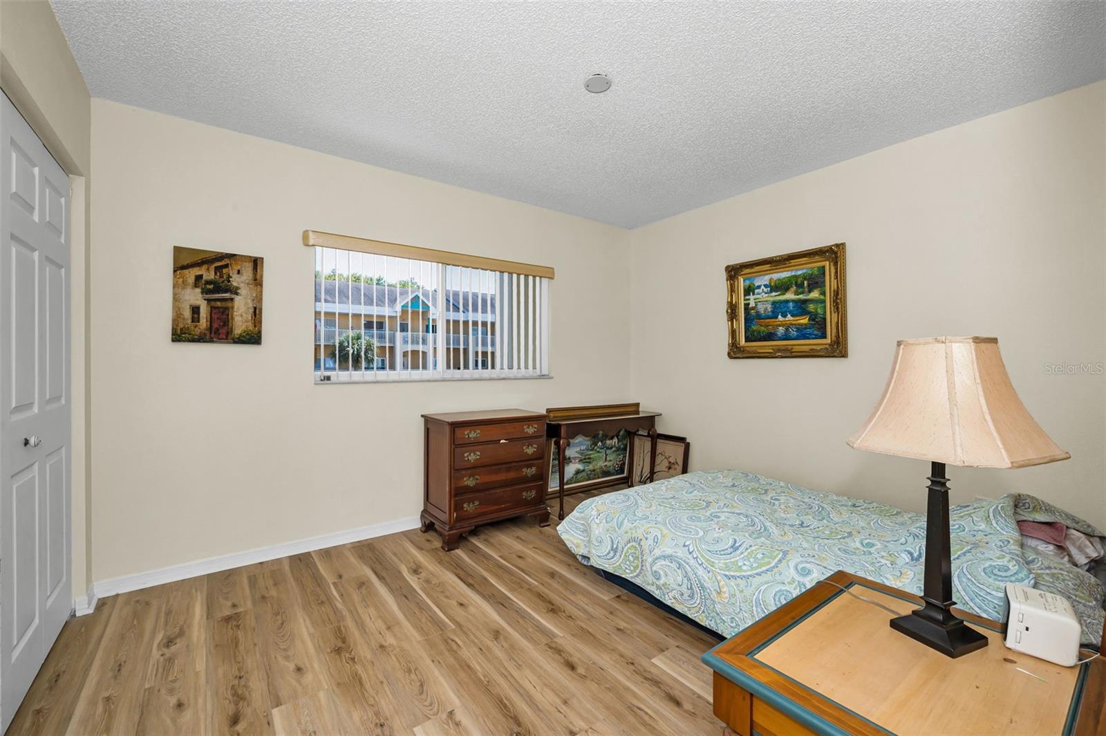 ON TOP OF THE WORLD - Residential