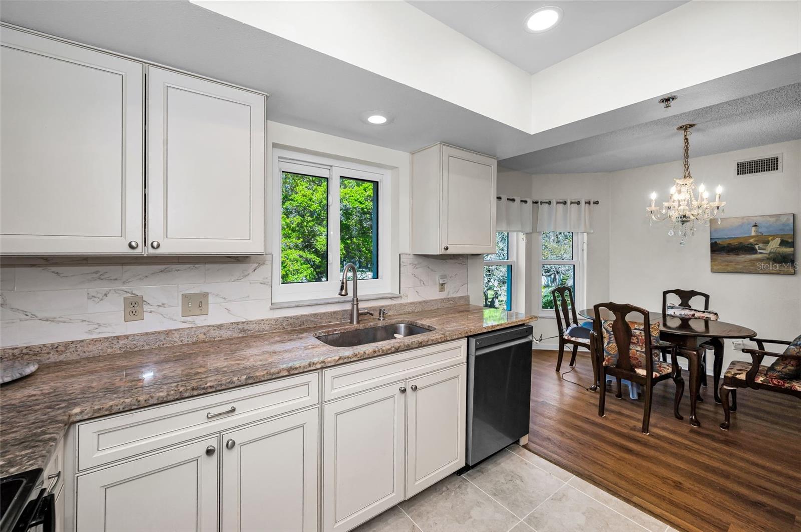 ON TOP OF THE WORLD - Residential