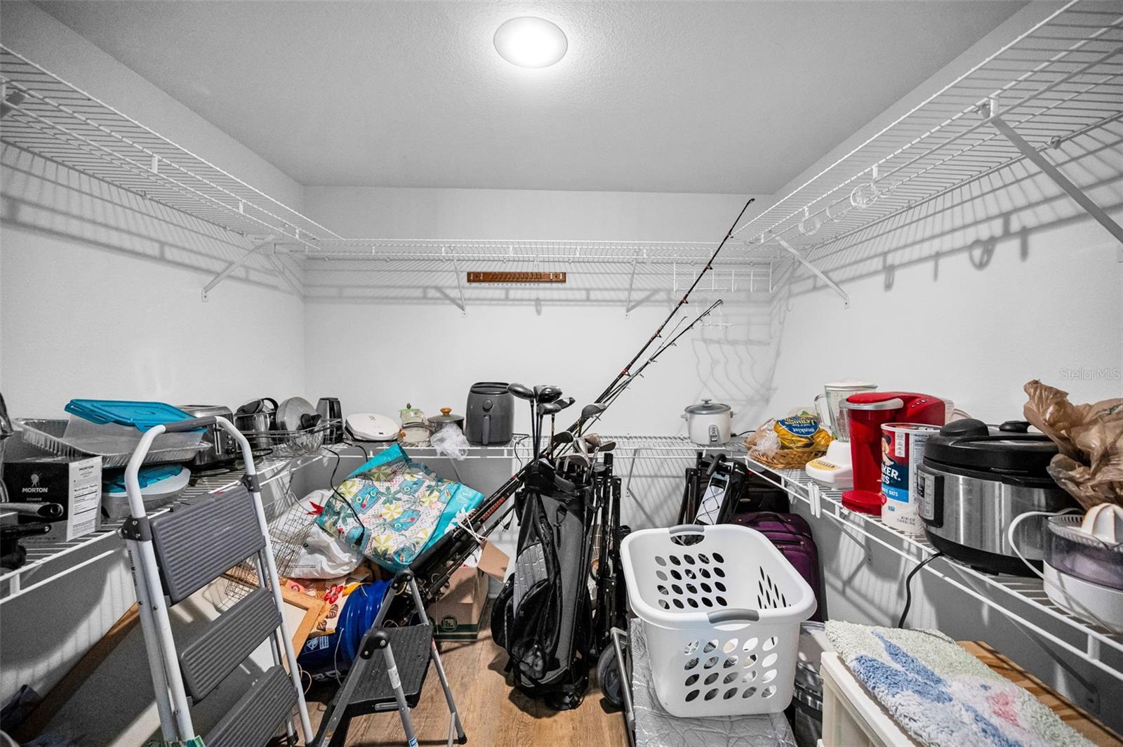 ON TOP OF THE WORLD - Residential