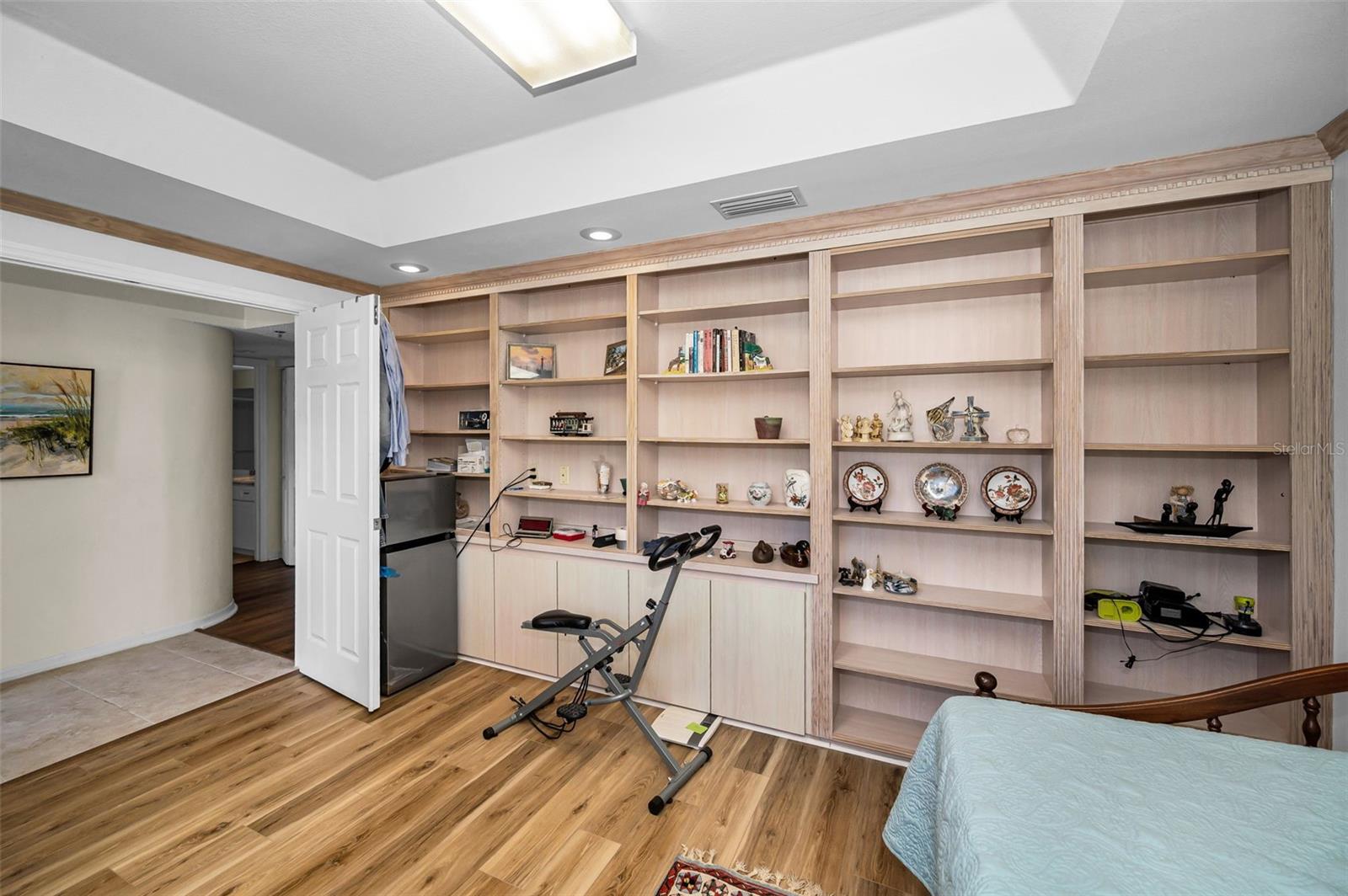 ON TOP OF THE WORLD - Residential