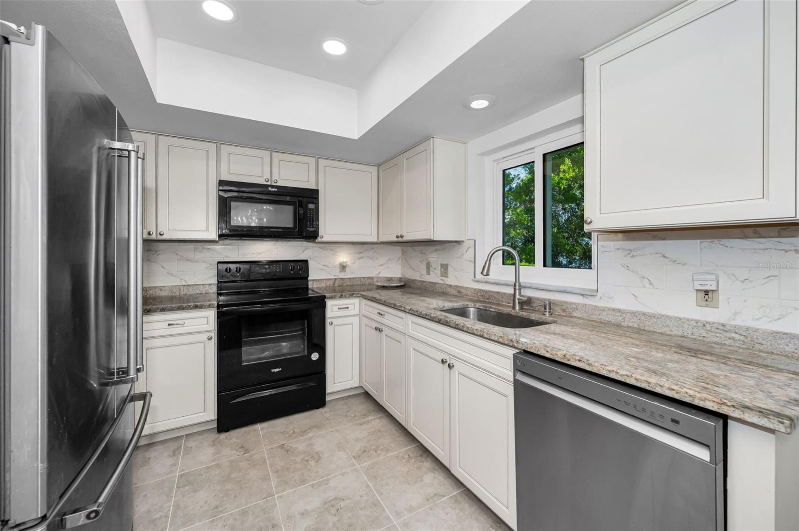 ON TOP OF THE WORLD - Residential