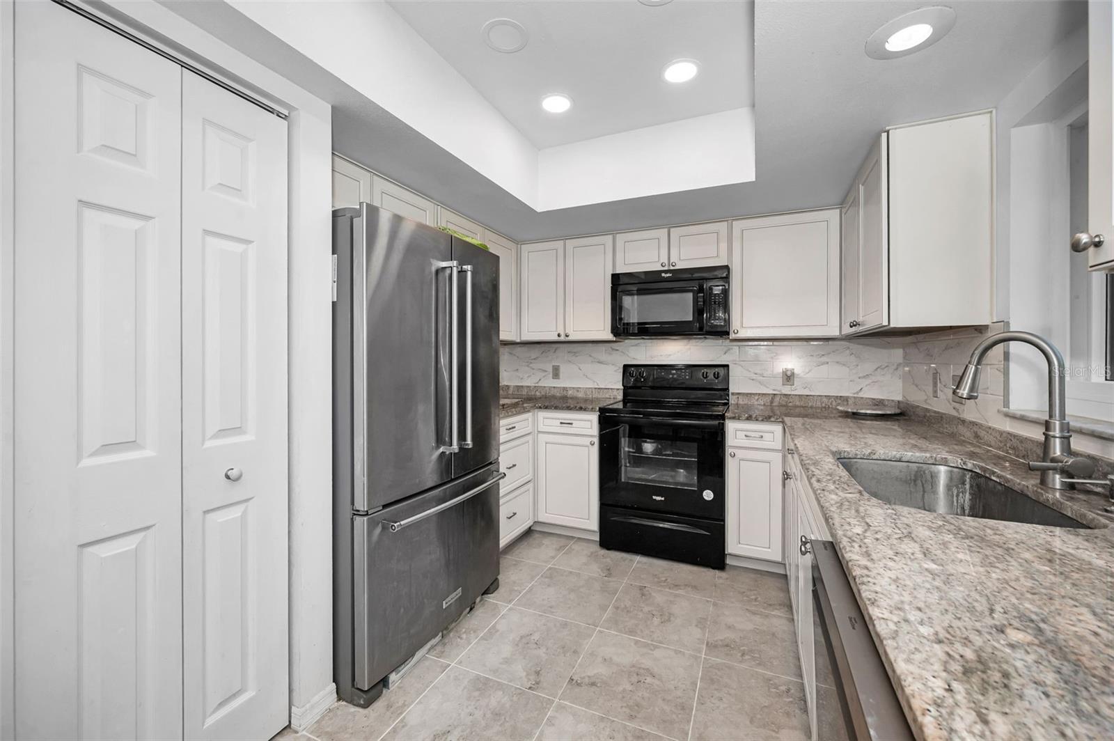 ON TOP OF THE WORLD - Residential