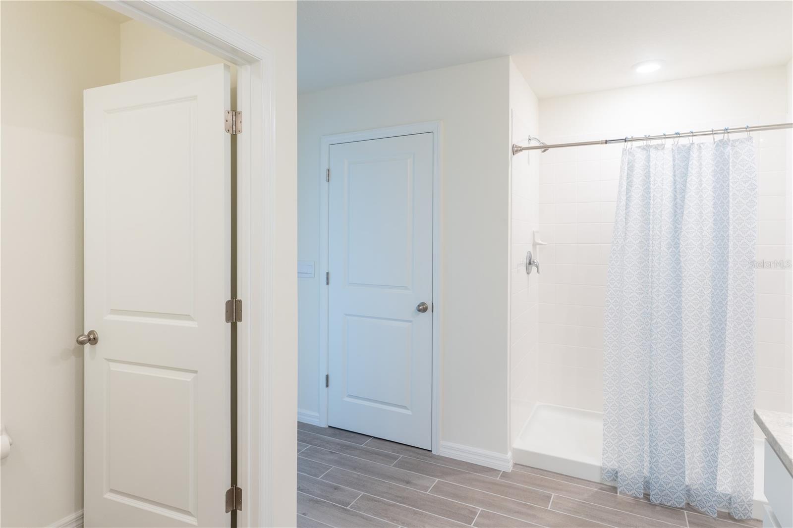 OAKS PRESERVE - Residential