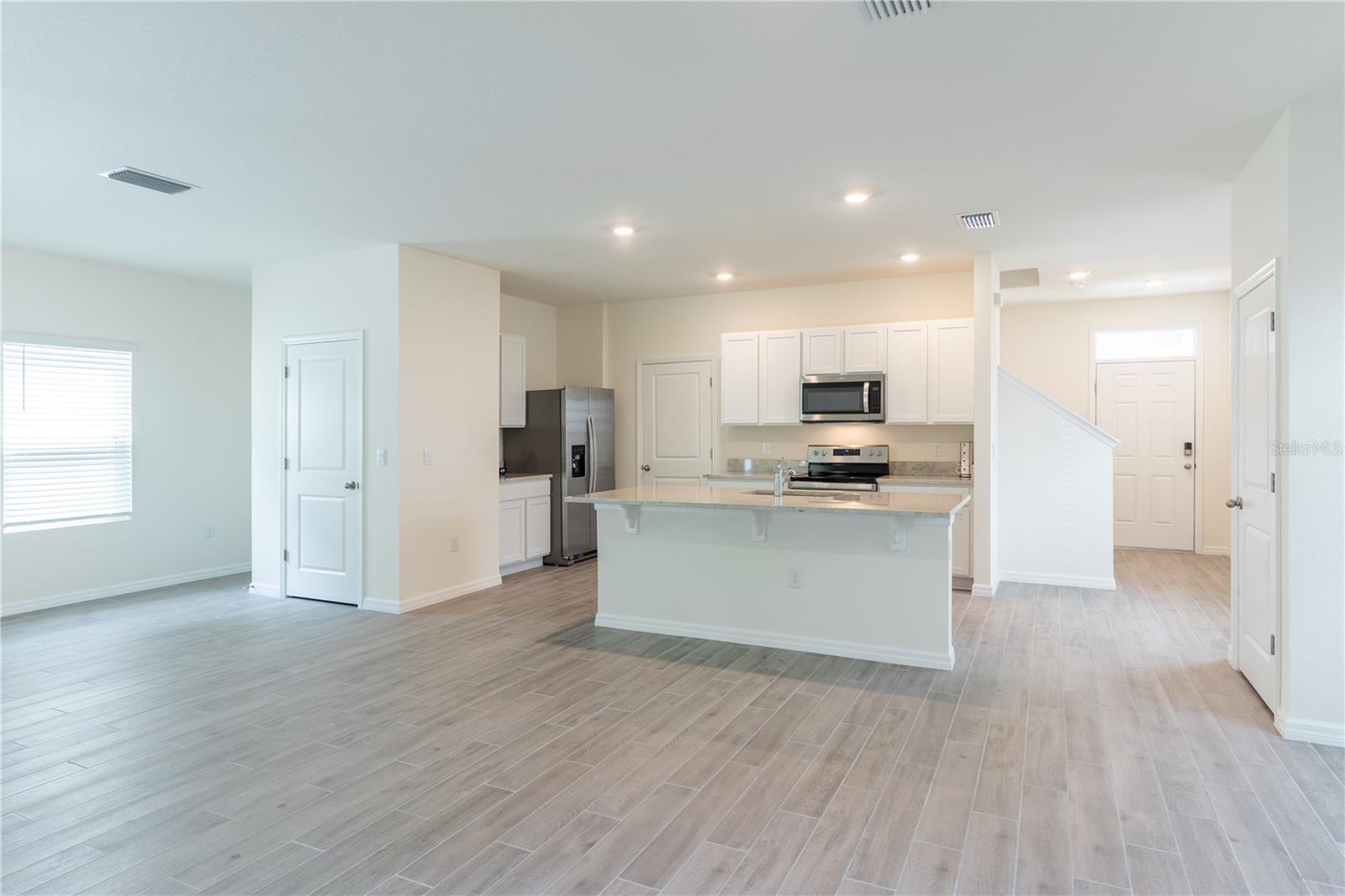 OAKS PRESERVE - Residential