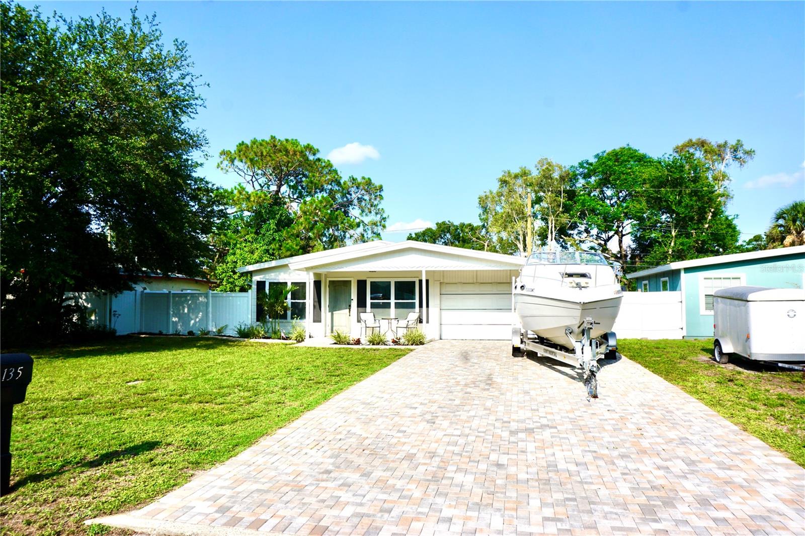 135 EMERALD LANE