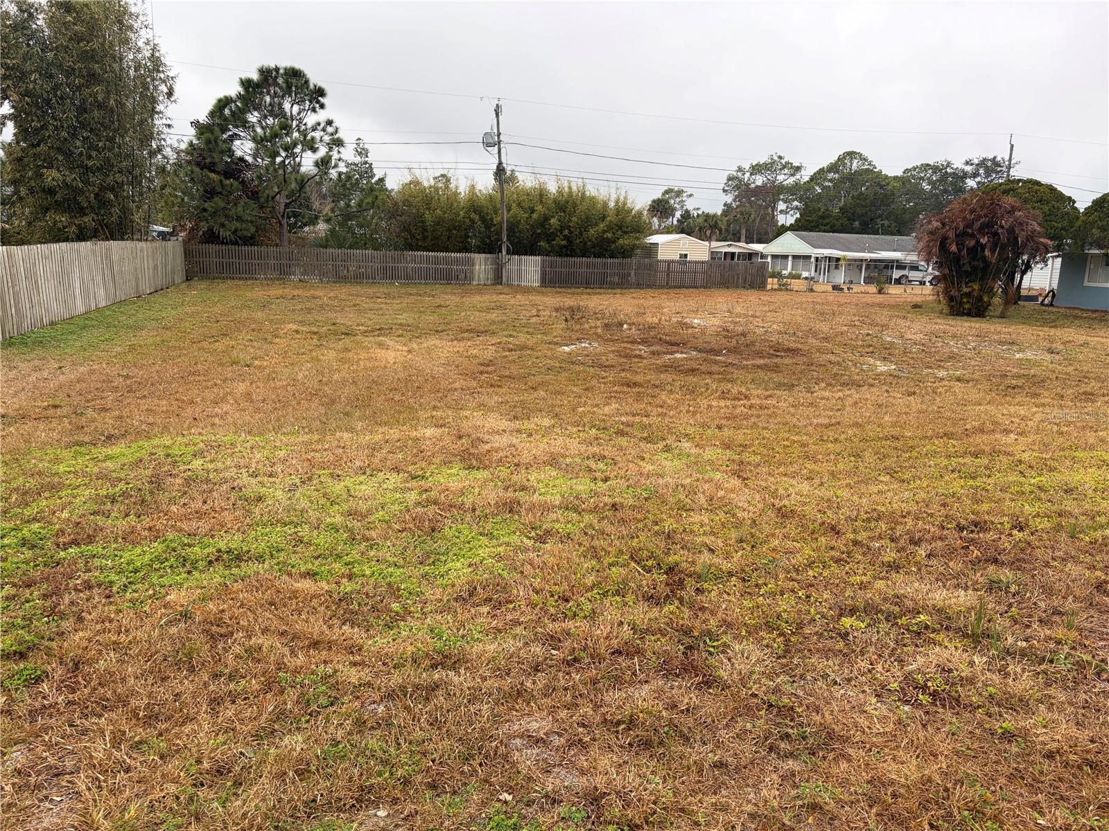 EDGEWATER ACRES - Land