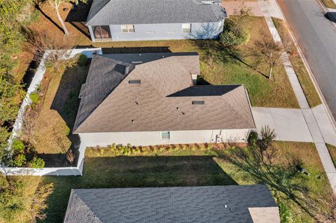 A home in TAVARES