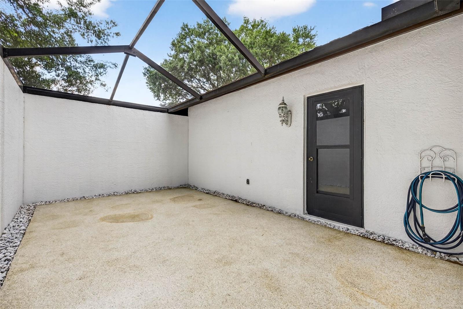 LA VIVA UNIT I - Residential