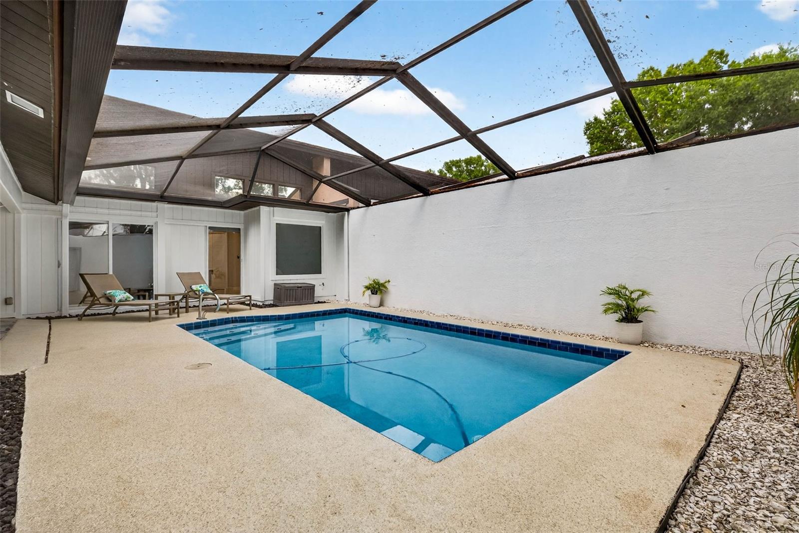 LA VIVA UNIT I - Residential