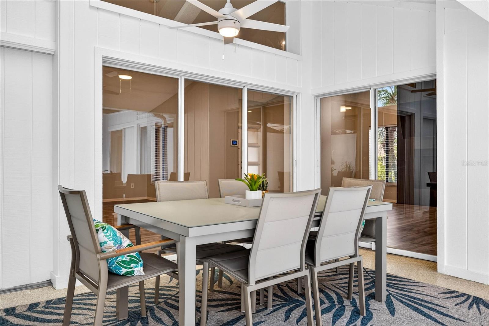 LA VIVA UNIT I - Residential