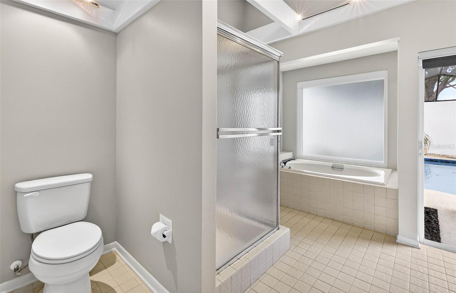 LA VIVA UNIT I - Residential