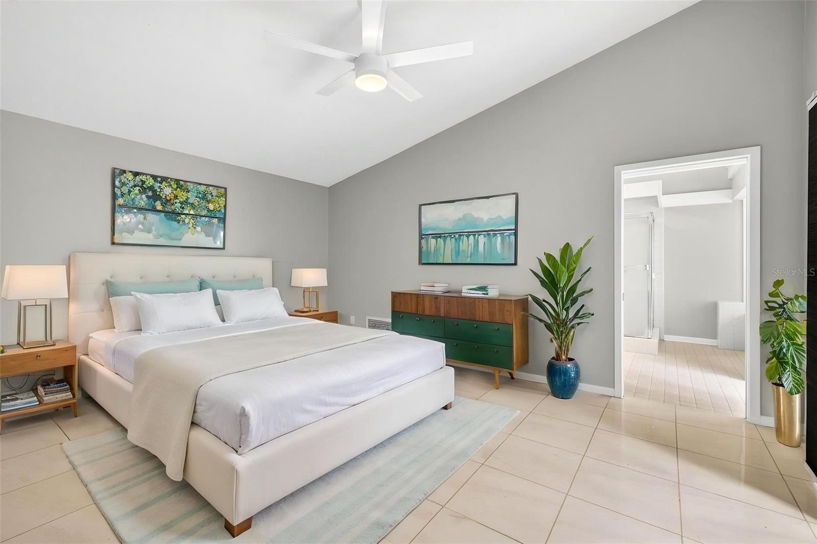 LA VIVA UNIT I - Residential