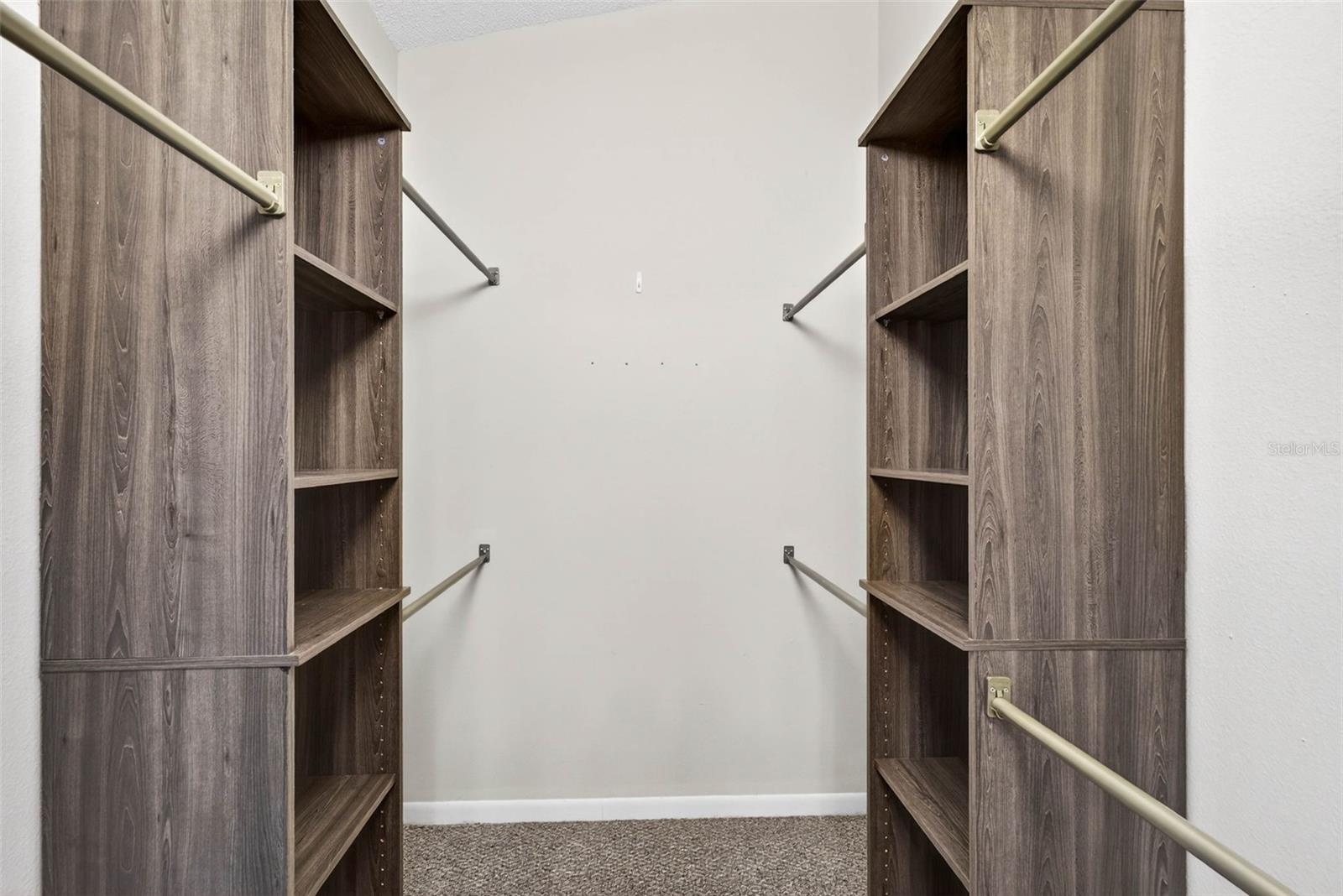 LA VIVA UNIT I - Residential