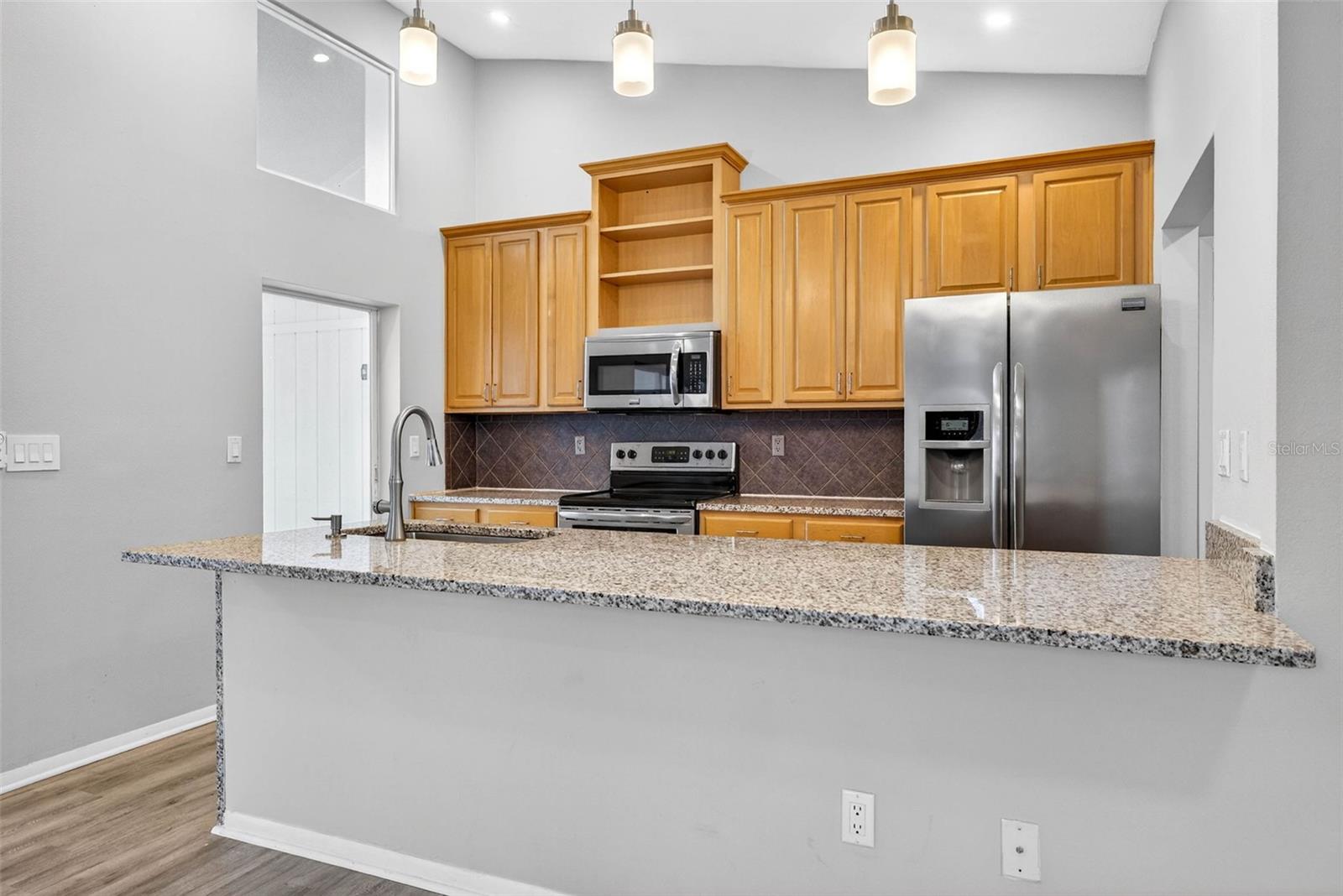 LA VIVA UNIT I - Residential