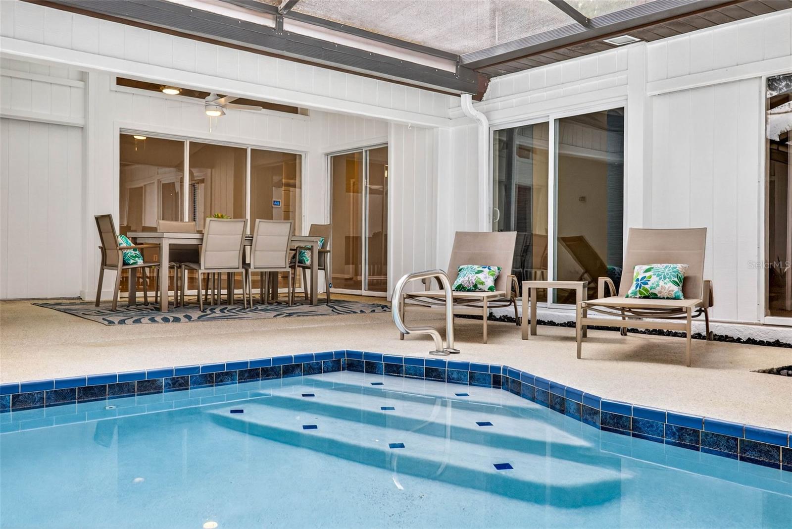 LA VIVA UNIT I - Residential