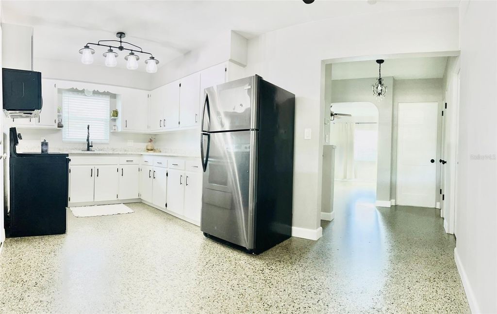Photo of 797 W Harbor Drive S, St Petersburg, FL 33705 (MLS # TB8505895)