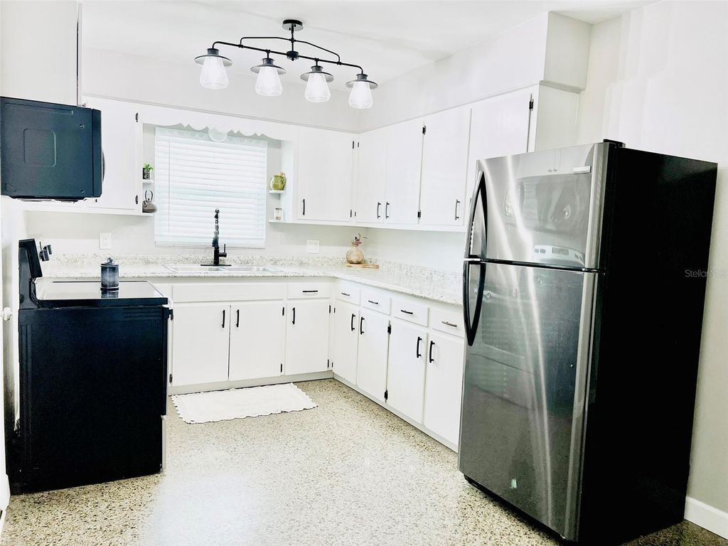 Photo of 797 W Harbor Drive S, St Petersburg, FL 33705 (MLS # TB8505895)