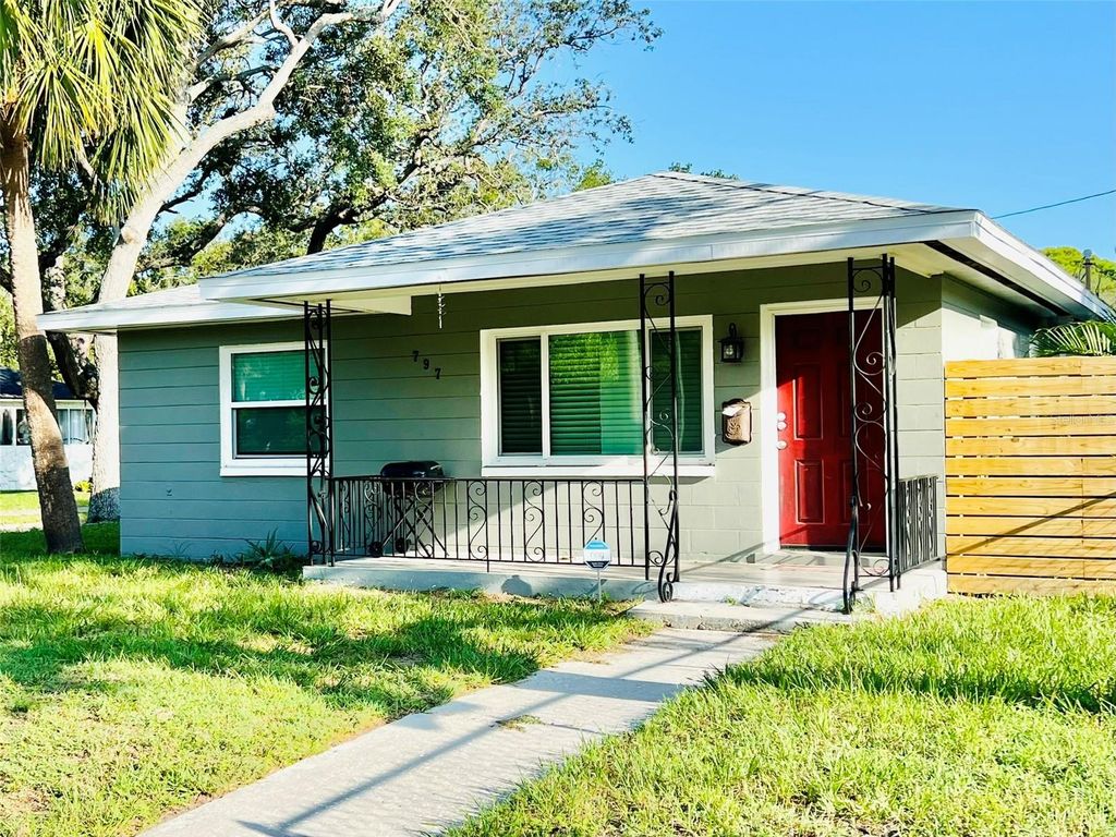 Photo of 797 W Harbor Drive S, St Petersburg, FL 33705 (MLS # TB8505895)