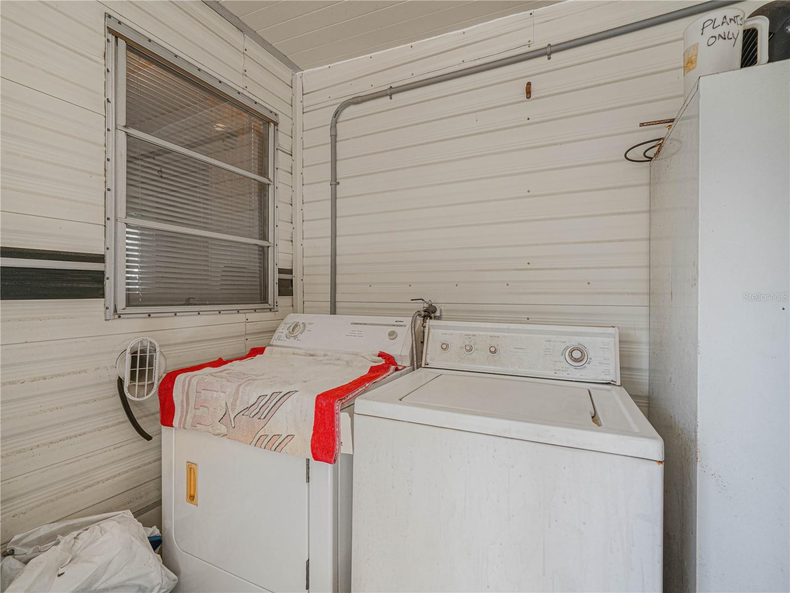 SADDLEBAG LAKE - Residential