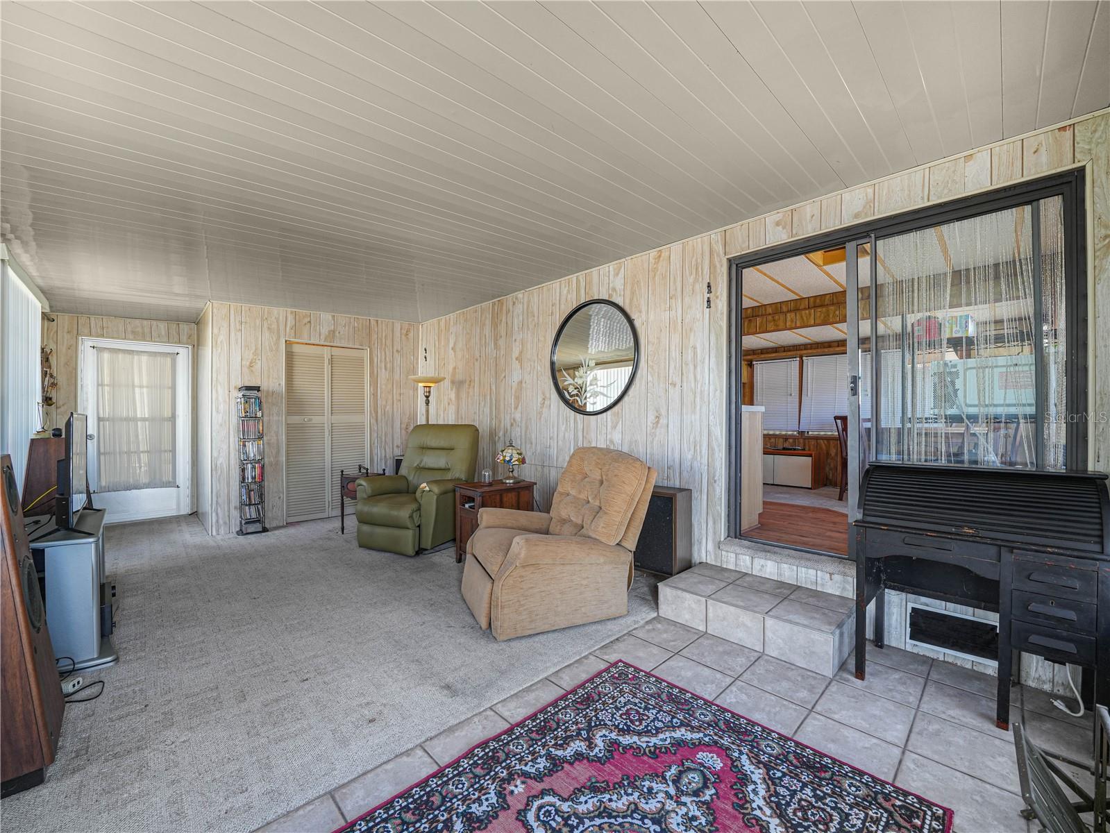 SADDLEBAG LAKE - Residential