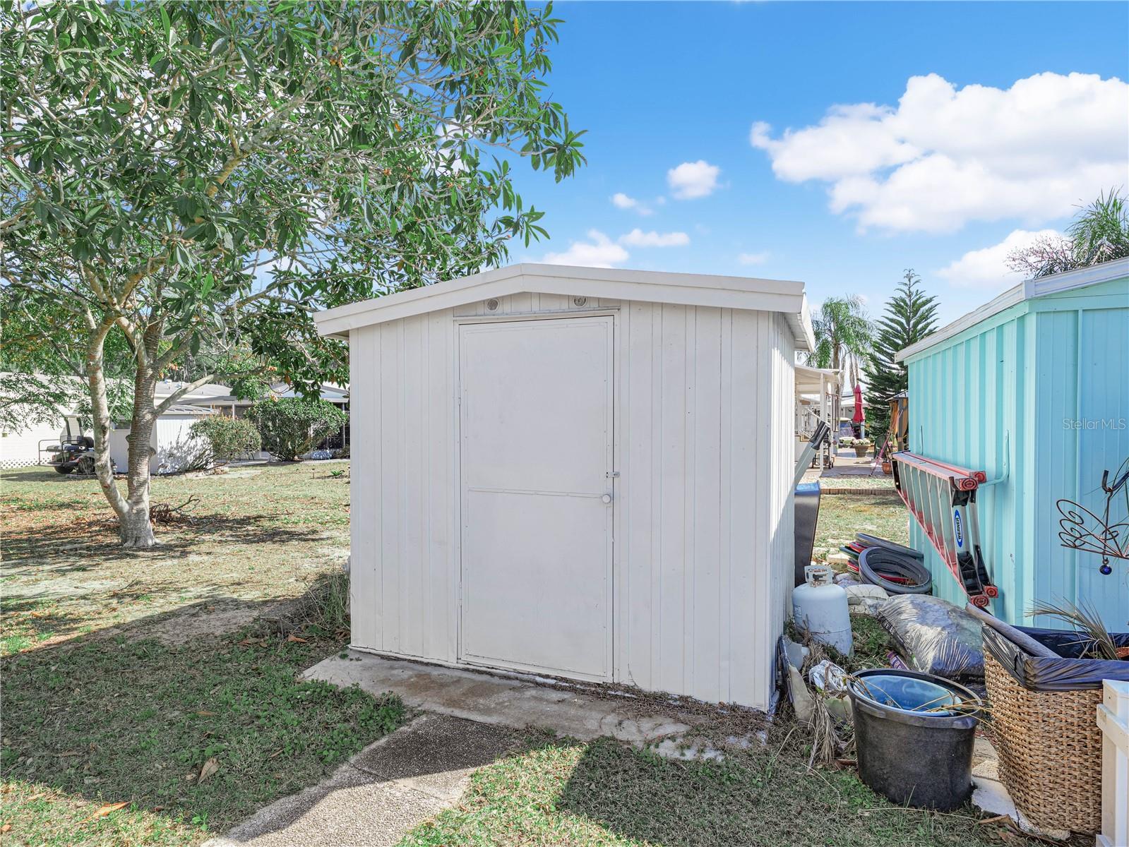 SADDLEBAG LAKE - Residential