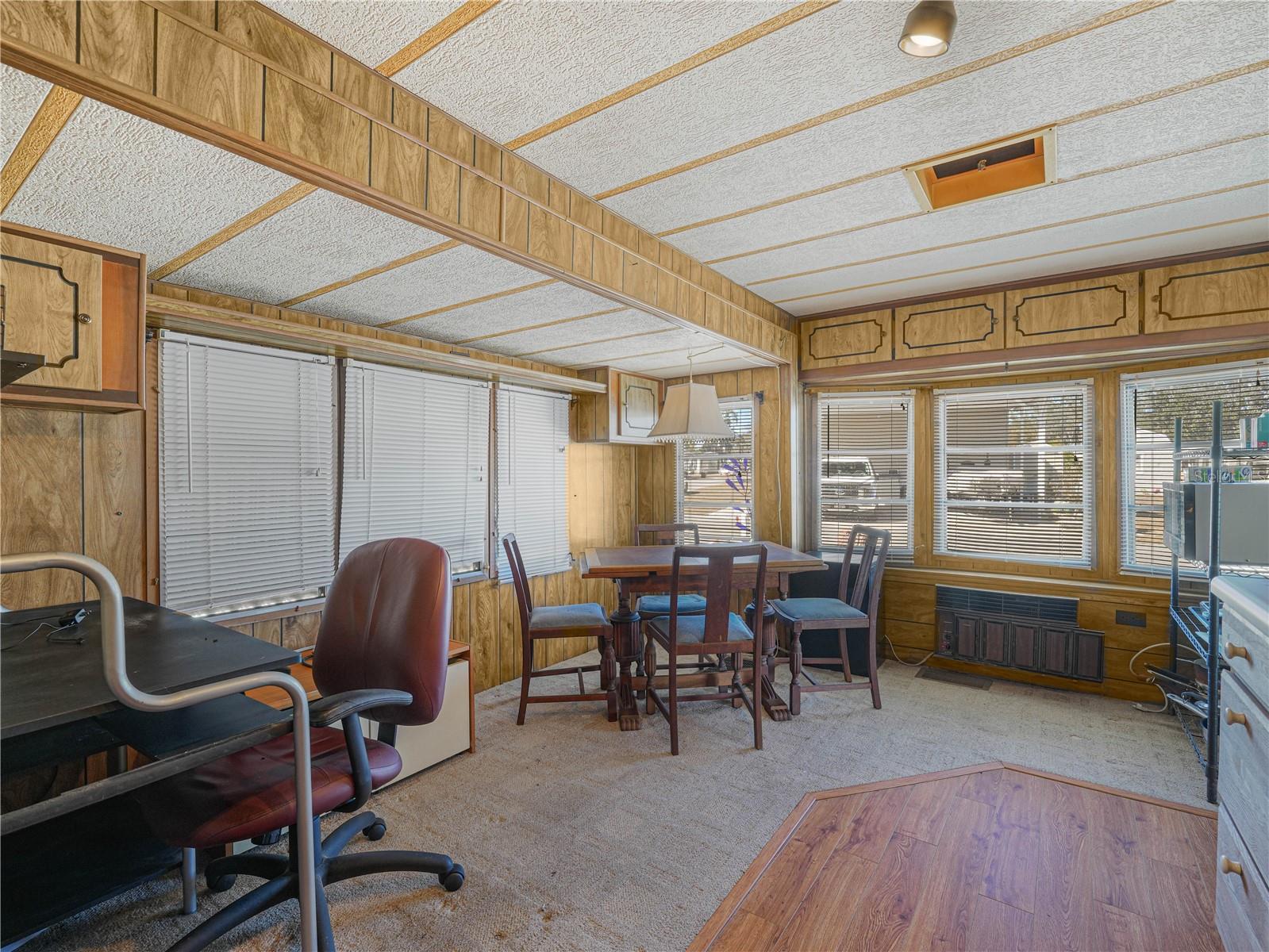 SADDLEBAG LAKE - Residential