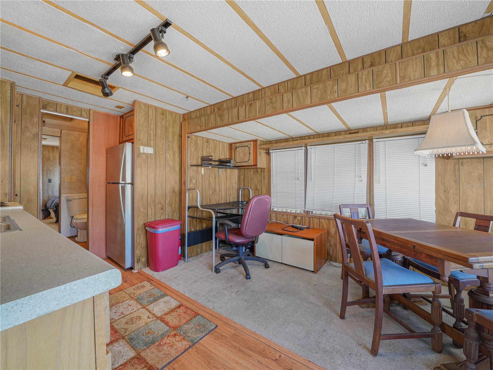 SADDLEBAG LAKE - Residential