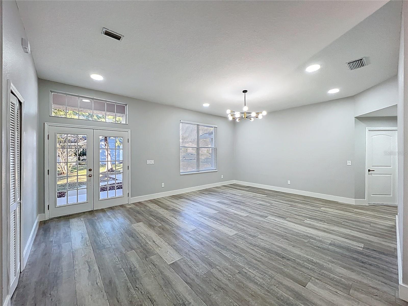 ALAFAYA WOODS PH 10 - Residential