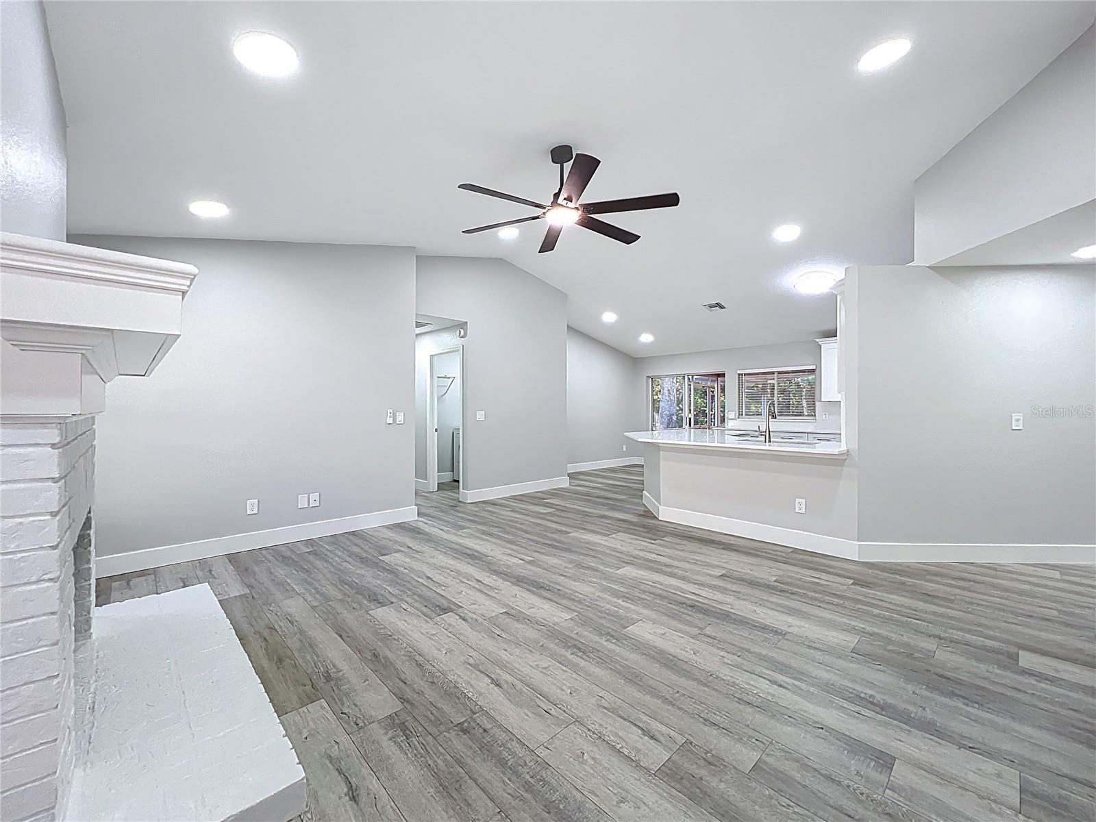 ALAFAYA WOODS PH 10 - Residential