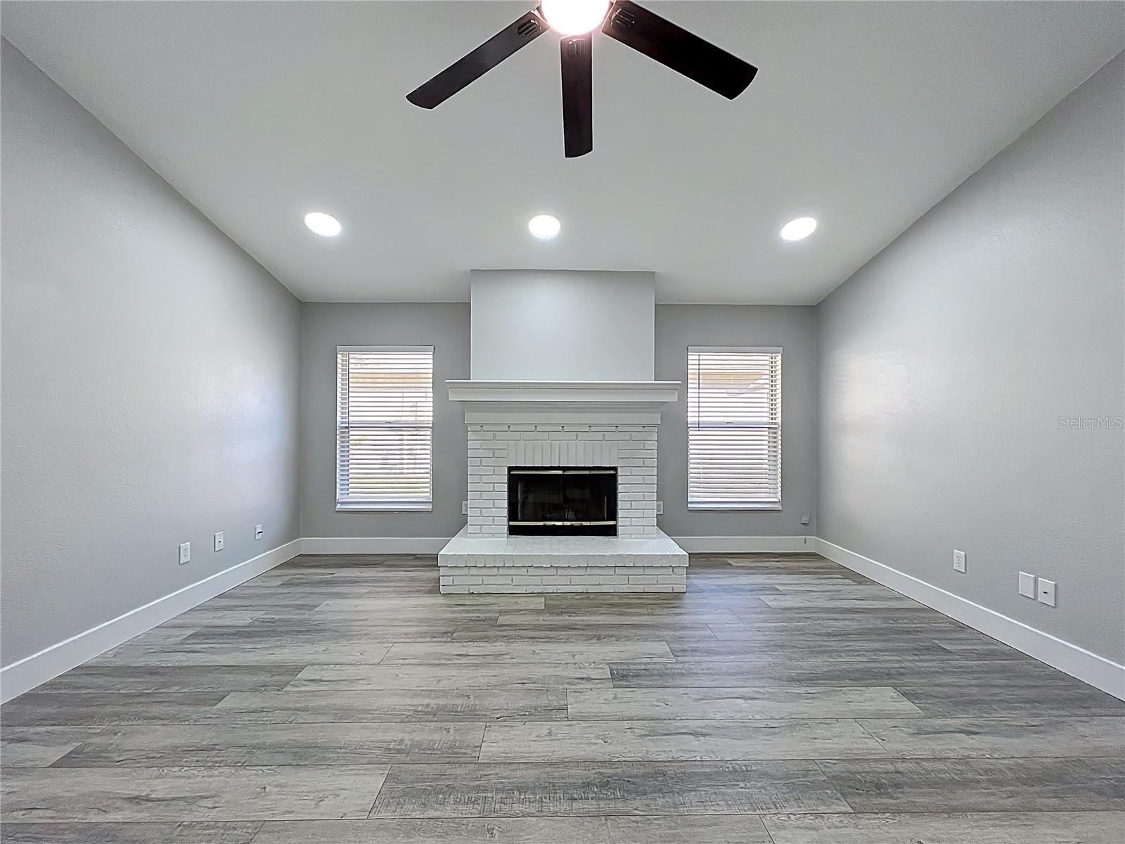 ALAFAYA WOODS PH 10 - Residential