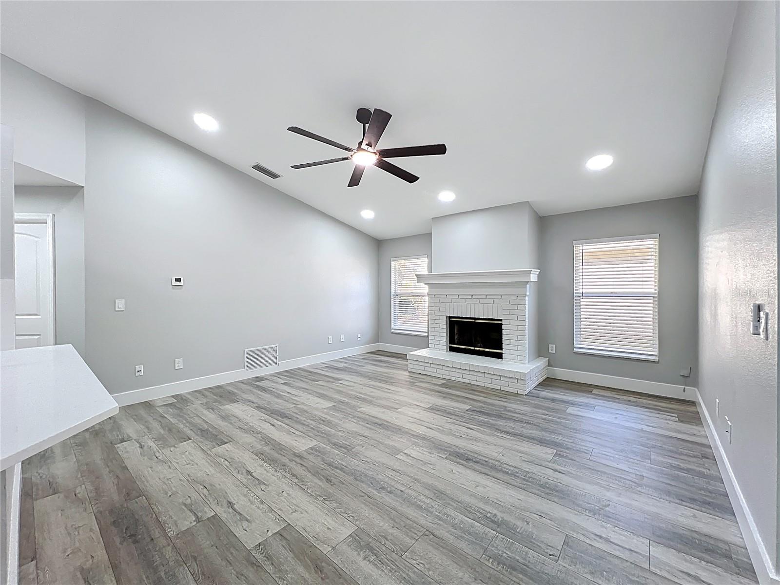 ALAFAYA WOODS PH 10 - Residential