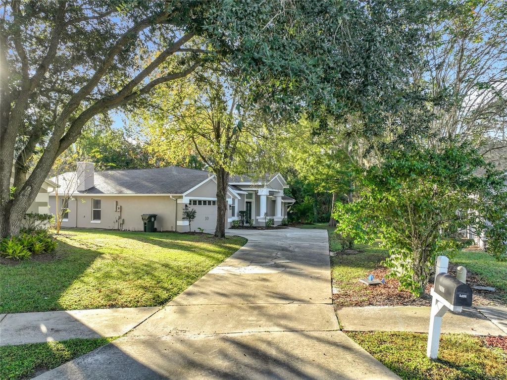 Photo of 1002 Beckstrom Drive, Oviedo, FL 32765 (MLS # O6358369)