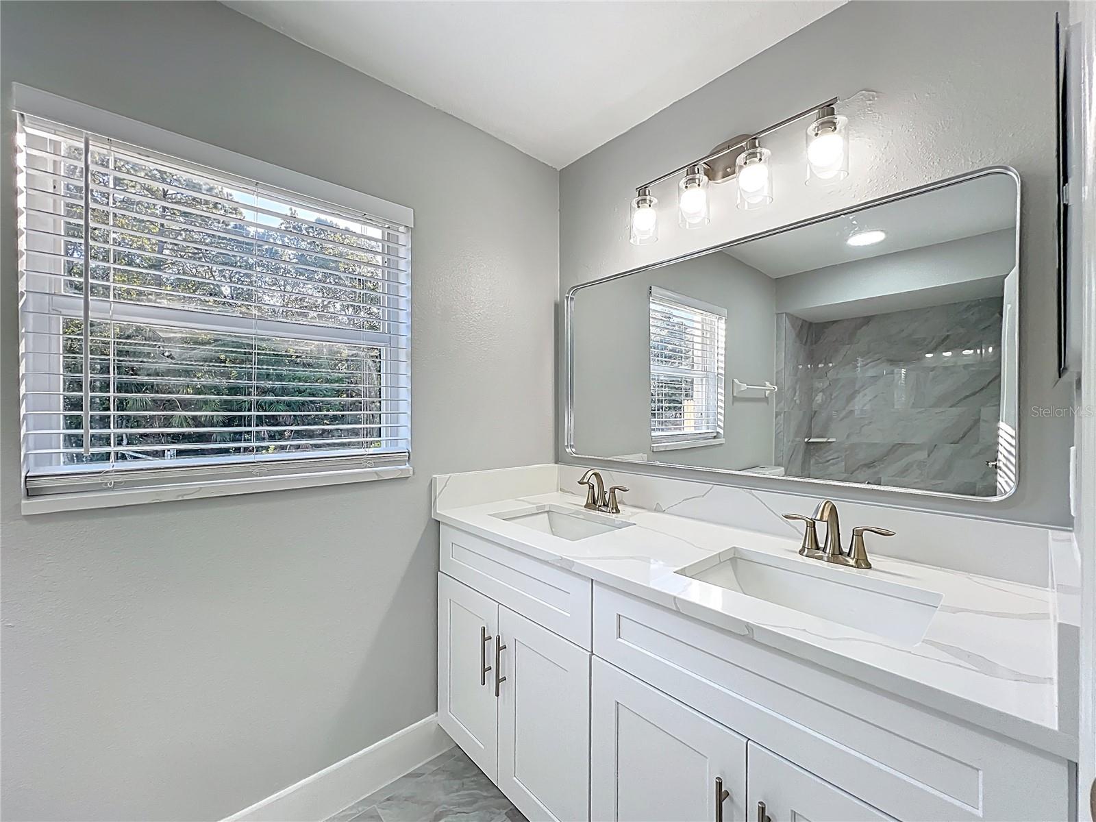 ALAFAYA WOODS PH 10 - Residential