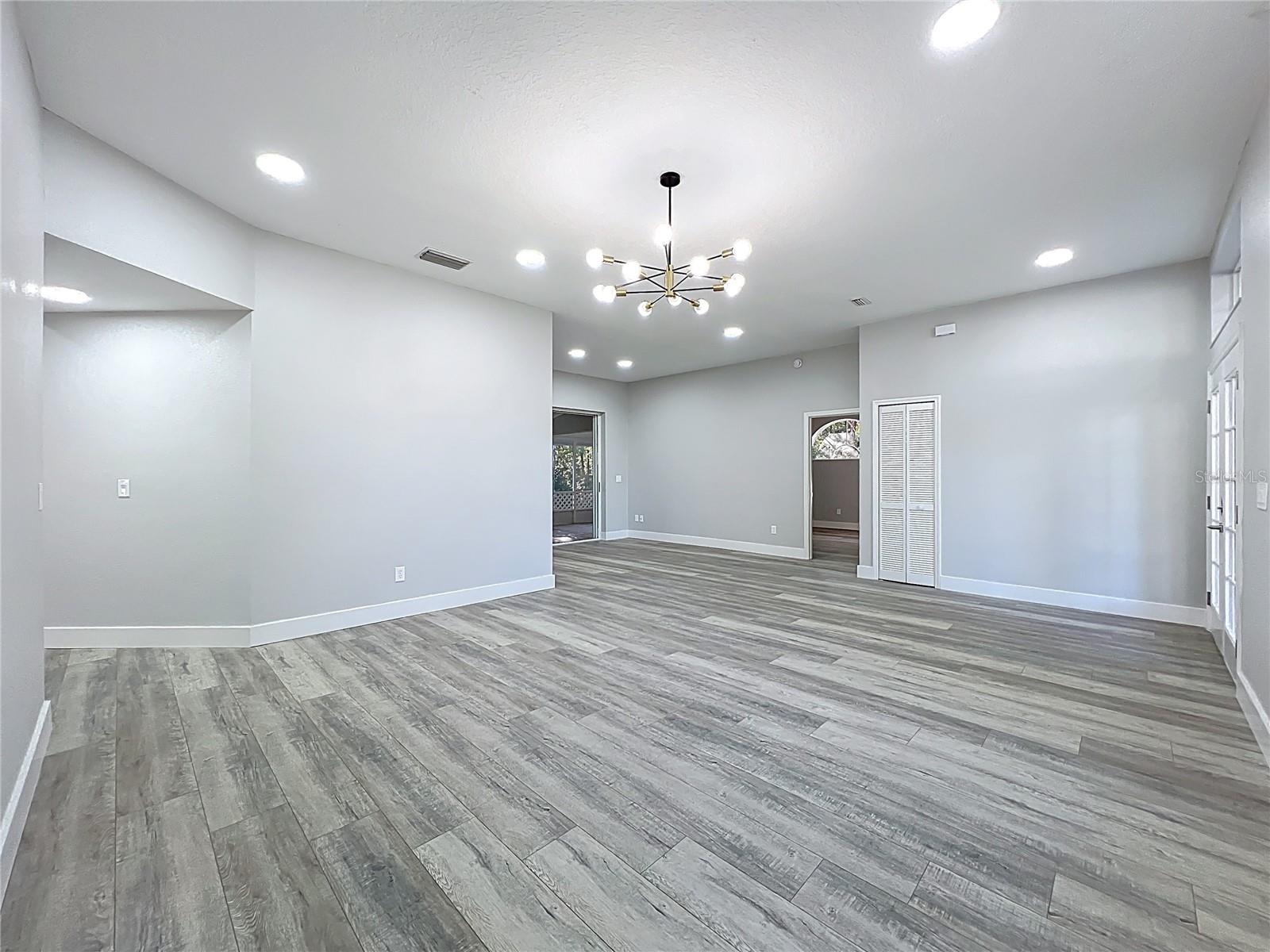 ALAFAYA WOODS PH 10 - Residential